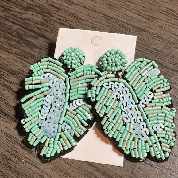 Sequin beaded bohemian leaf statement earrings! NWOT! - Picture 3 of 6